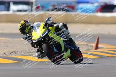 media/Oct-09-2022-SoCal Trackdays (Sun) [[95640aeeb6]]/Turn 2 (1110am)/